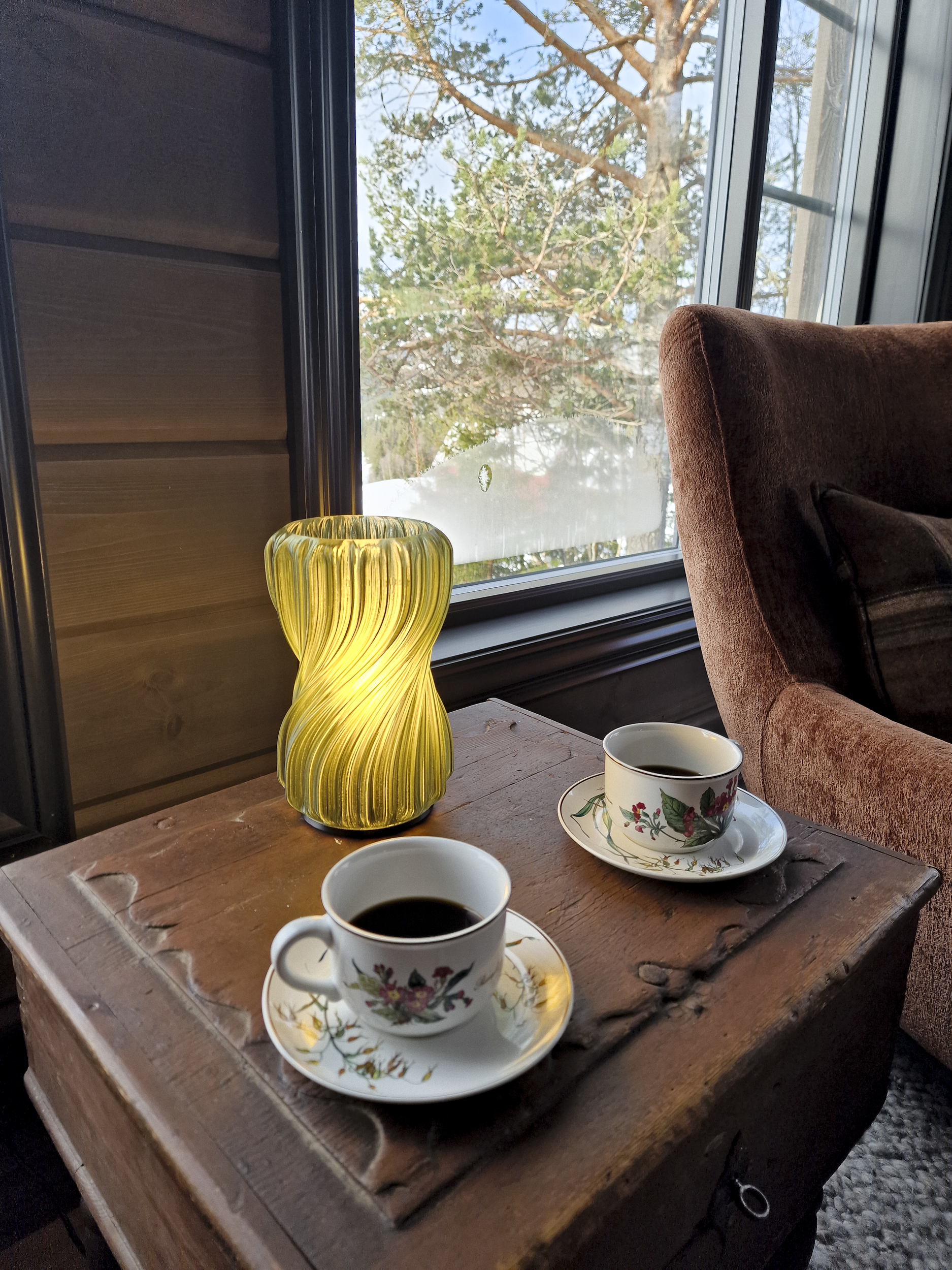 Mynd Energigrønn bordlampe