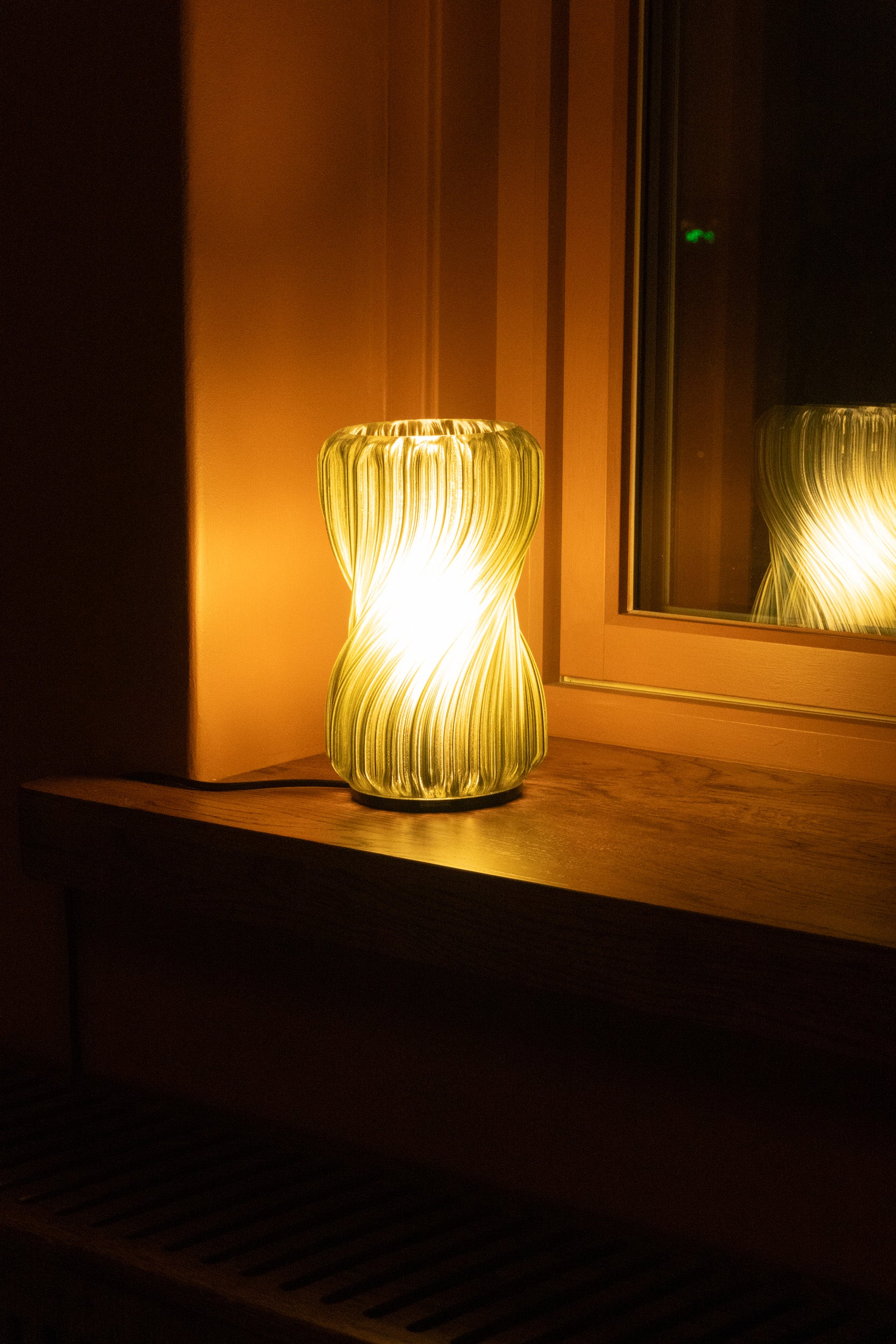 Mynd Energigrønn bordlampe